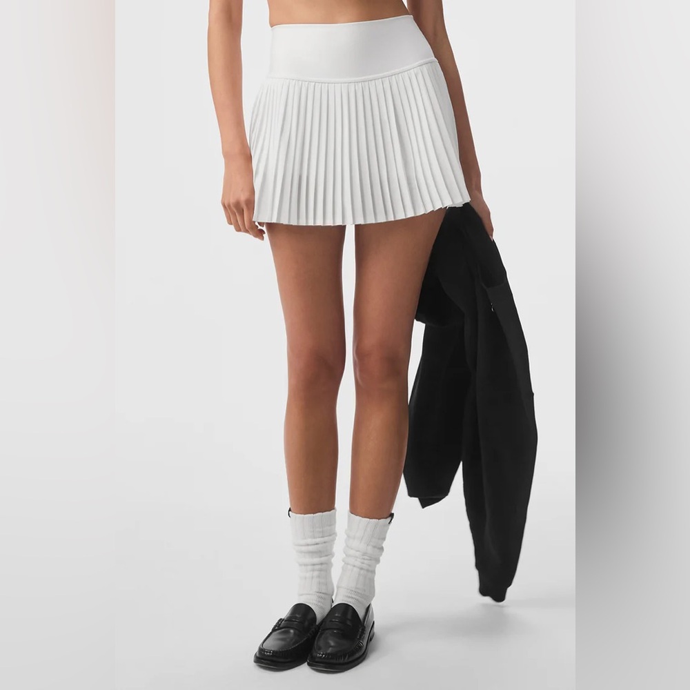 Alo Yoga Grand Slam Tennis Skirt in White